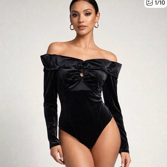 Glamorous Tops - NWT Revolve Glamarous Elegant Black Off-Shoulder Bodysuit
